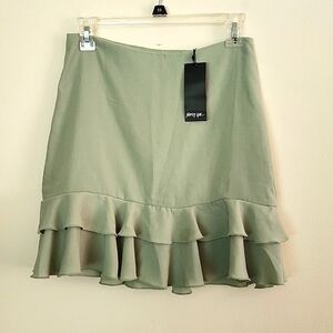 Nasty girl sage green ruffle hem mini skirt women's size 2
